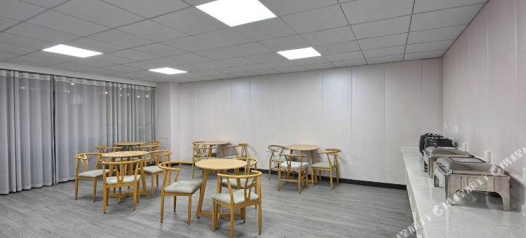 派柏·云酒店(濉溪乾隆湖国宾壹号店)图片