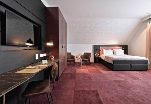 Zaan Hotel Amsterdam - Zaandam Hotel Overview