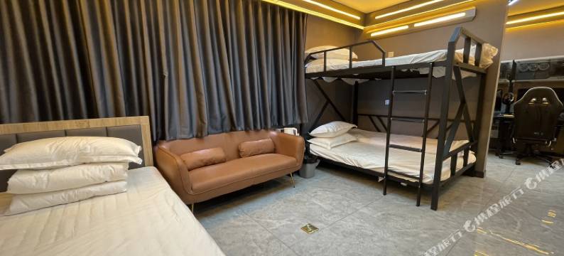 富裕火狼电竞酒店图片