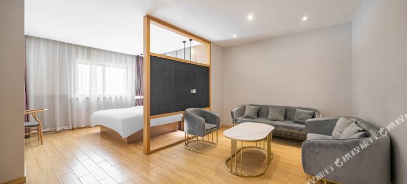 宿适轻奢酒店(上海松江火车站店)图片