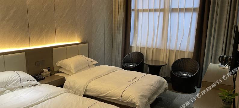 汝阳凤凰栖酒店图片