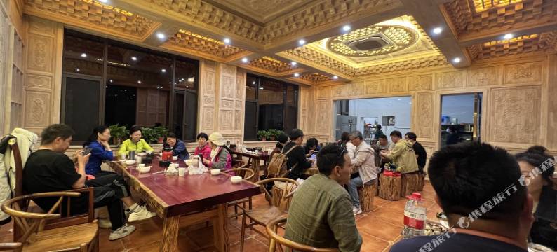 迭部扎尕那央民宿图片