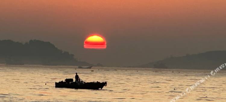 米小鸟主题公寓(汕头万象城龙眼南路美食街店)图片