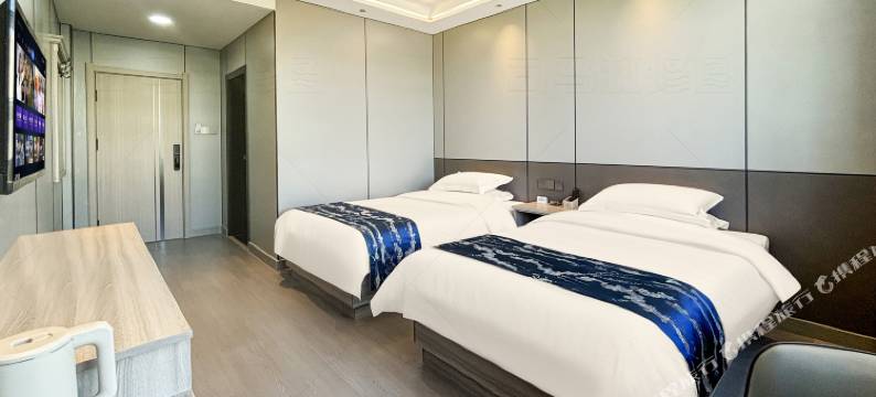 合作雄红酒店图片