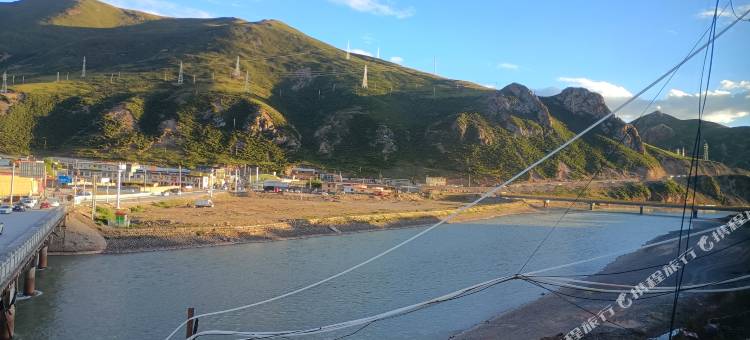 杂多县雪山商务宾馆图片