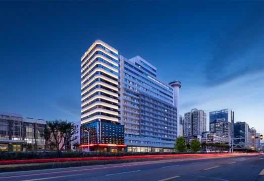 曼居酒店（武昌站洪山广场地铁站店）外景图