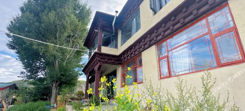 格聂向阳山房图片