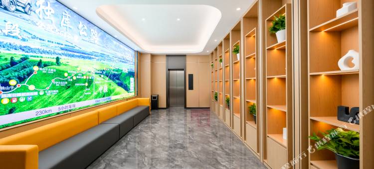 艺龙万国酒店(克拉玛依独山子独库公路店)图片