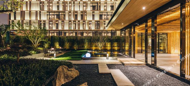 上海世博中心耀华路亚朵酒店图片