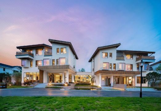 Qiyun·Anji Chashan Yelu Hot Spring Homestay over view