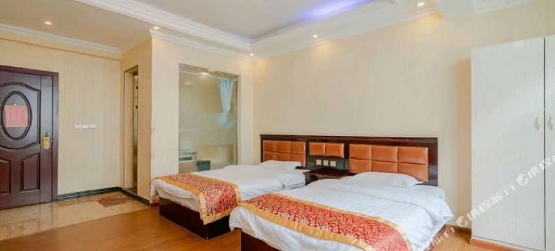 泸定春景宾馆图片