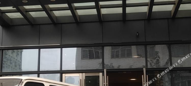 TEAM缇姆电竞民宿(武汉汉阳人信汇店)图片
