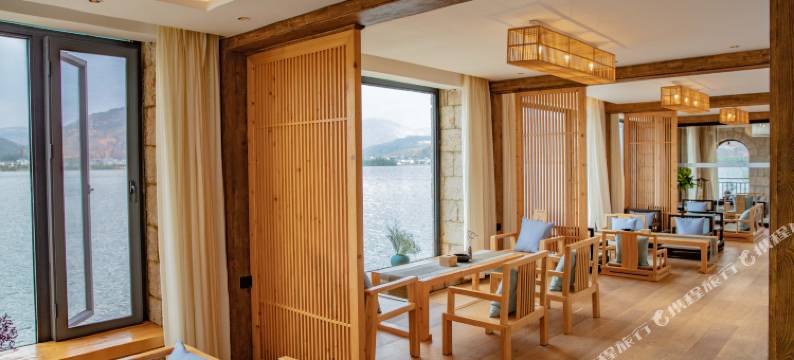 大理金梭岛水榭临海宿客栈图片