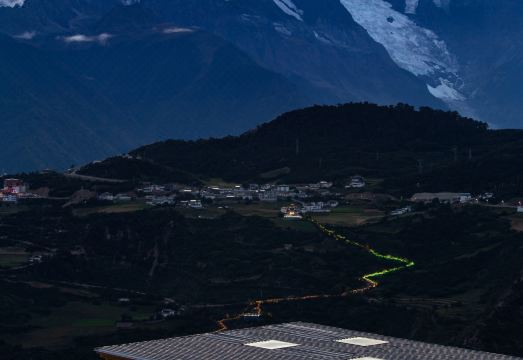 德钦润境·野宿RunJing酒店外景图