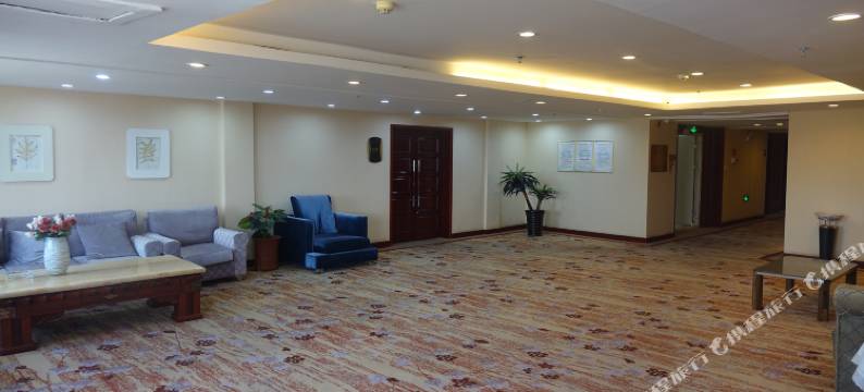 吉木萨尔五彩园林大酒店图片