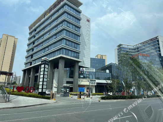 锦欢精选公寓(青岛正阳中路天安数码城店)