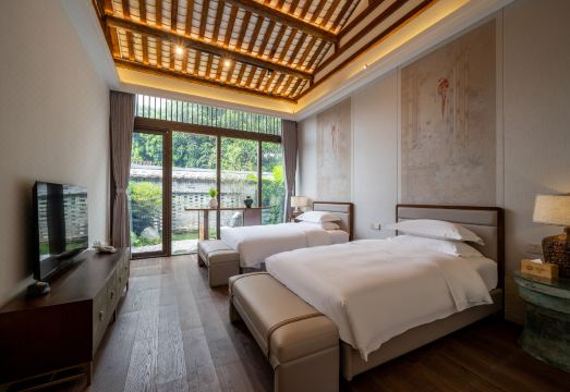 Floral Hotel·Yinlu hotel  (Huitong Ancient Village Shop, Tangjiawan Town, Zhuhai)Hotel Overview