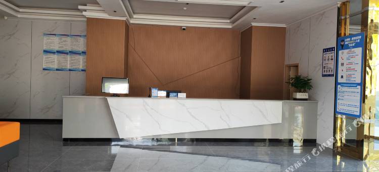 如家睿柏云酒店(巴中南江县红塔新区奥特莱斯购物广场店)图片