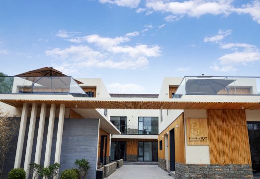 Township Mid-Levels Homestay Hotel Overview