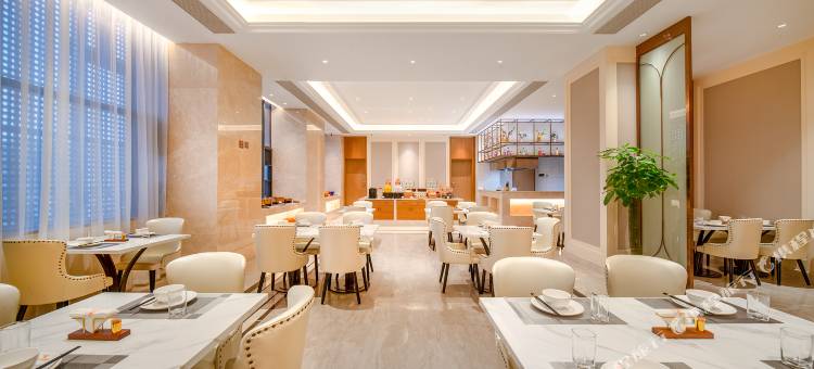 维也纳酒店(九江德安步行街店)图片