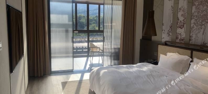 广纳·湖畔酒店(都匀杉木湖公园店)图片