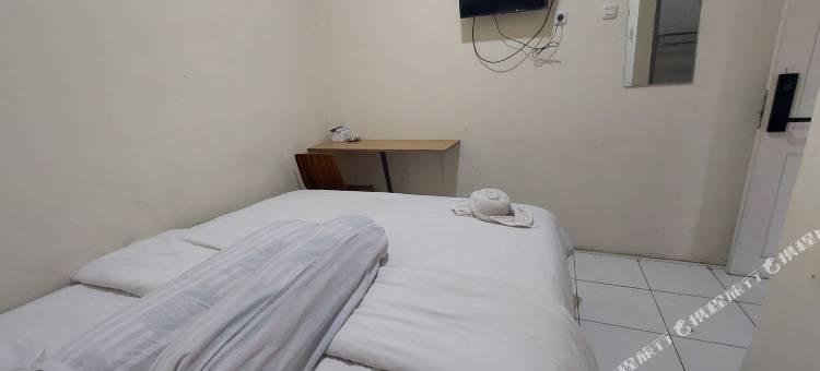 Hotel O 靠近鲁鲁坎山旅游公园的马亨德拉民宿(Hotel O Mahendra HomestayNearTaman Wisata Bukit Rurukan)图片