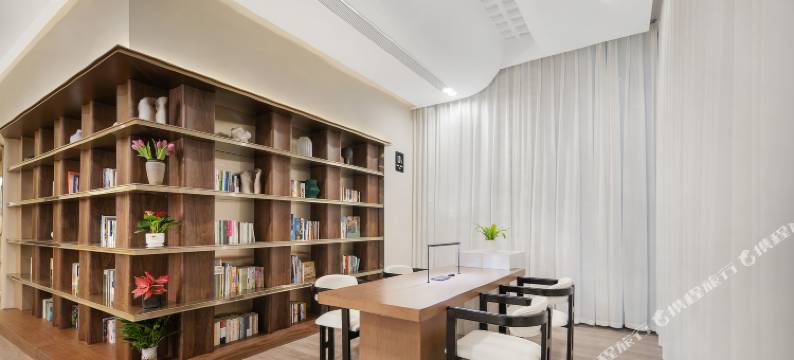 成都琉璃场地铁站亚朵酒店图片