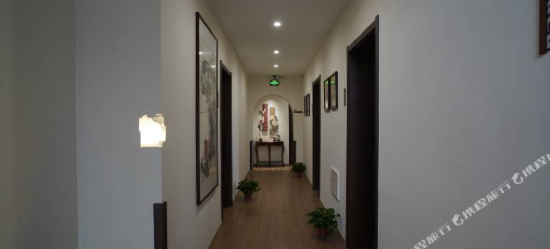 墨色云间酒店(开封万岁山武侠城宋都皇城旅游度假区店)图片