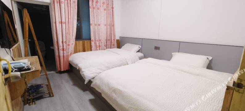 张家界老屋场观日出客栈图片