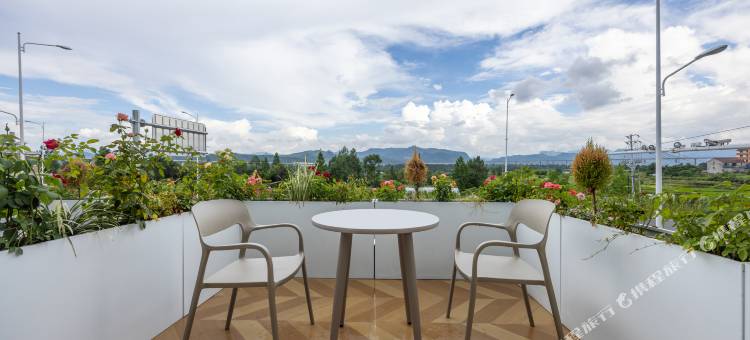 趣远方·View mountain·智能影音丨设计师美宿(仙居站店)图片