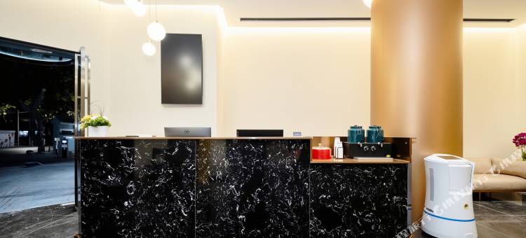 艺龙安云酒店(广州永庆坊陈家祠地铁站店)图片