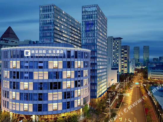 丽呈别院·玫宝酒店(石老人海水浴场体育中心店)