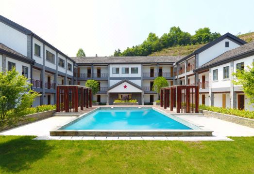 Qiandaohu Xinbo Holiday HotelHotel Overview