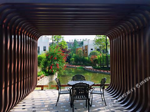 崇州街子古镇斯维登温泉度假酒店青城山居店