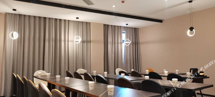 IU酒店(重庆南川名润万达广场店)图片