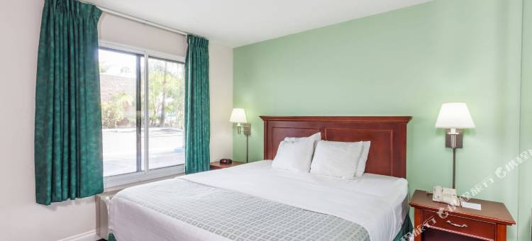 欧申赛德华美达酒店(Ramada by Wyndham Oceanside)图片