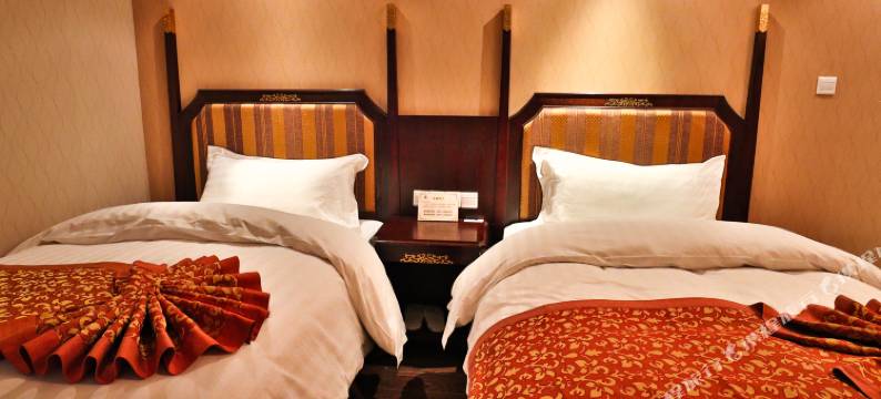 若尔盖黄河第一湾大酒店图片