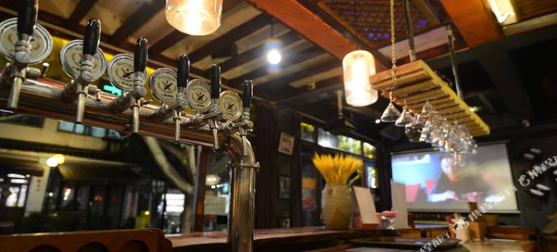 大理古城小强精酿主题民宿图片