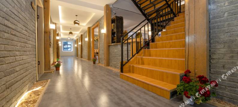 西蜀运晨酒店(稻城亚丁景区店)图片