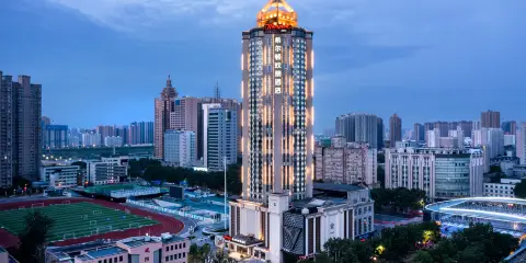 咸陽體育場希爾頓歡朋酒店