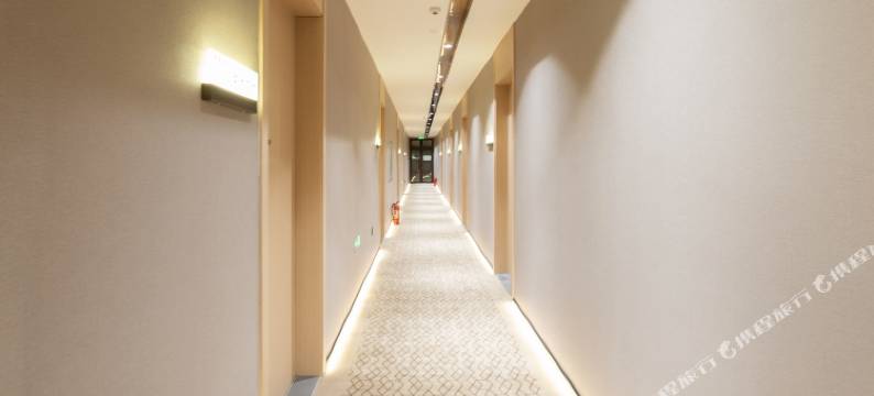 古源金色花园酒店(古北口水镇景区店)图片