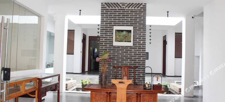 赣州照月台民宿(江南宋城郁孤台店)图片