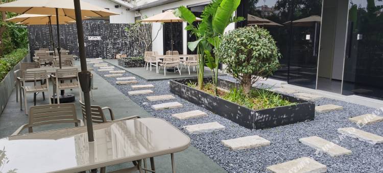 腾顽·ALIENWARE外星人电竞酒店(东莞南城西平地铁站店)图片