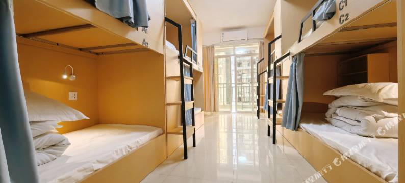 海豚湾青年旅社舍(钦州年年丰广场店)图片