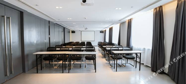 白玉兰酒店(大连恒隆广场西安路地铁站店)图片