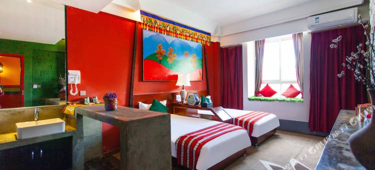 康定梵音阿缦艺术酒店图片