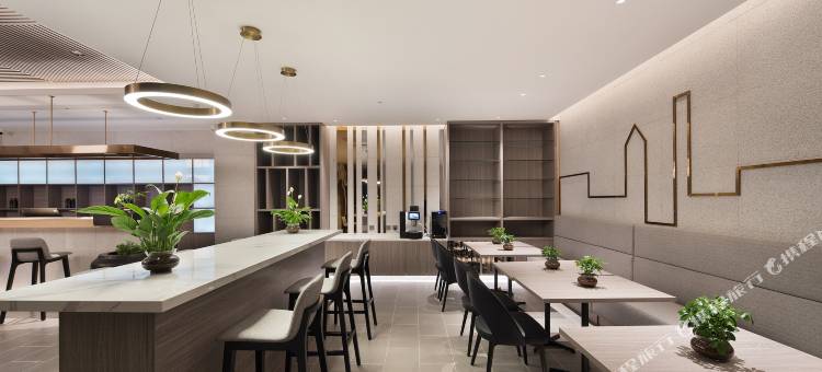 朗丽兹酒店(北京劲松潘家园北工大西门地铁站店)图片