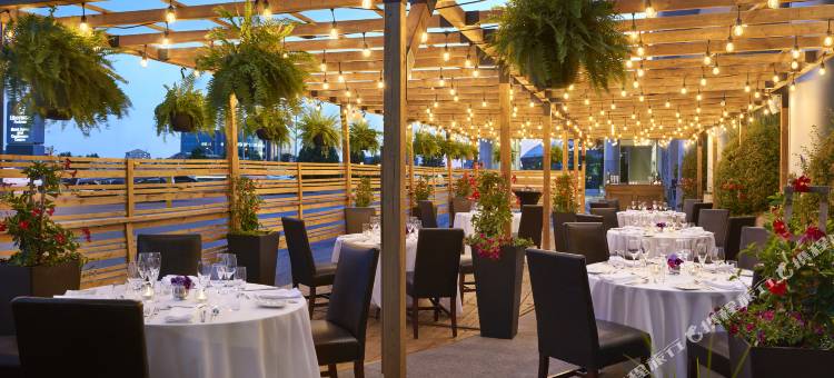 多伦多北公园大道喜来登套房酒店(Sheraton Parkway Toronto North Hotel & Suites)图片