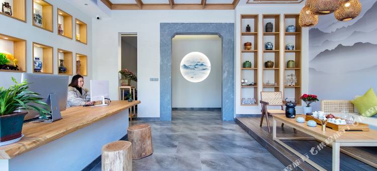 云慕山·智能设计师民宿(黄山风景区汤口南大门店)图片