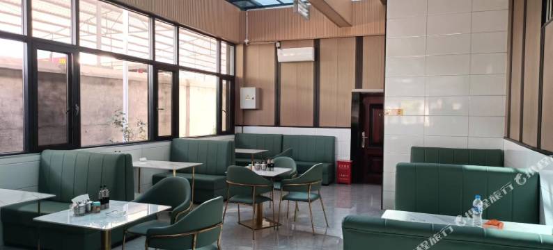 镇沅君安大酒店图片